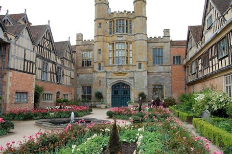 tudor house bigletti e costi|tudor country house warwickshire.